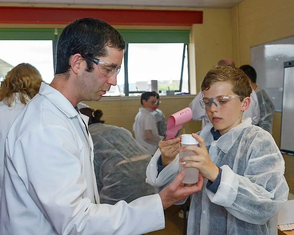 
Anthony Conway with Mark Loane of Henkel at the Forscherwelt Ireland 